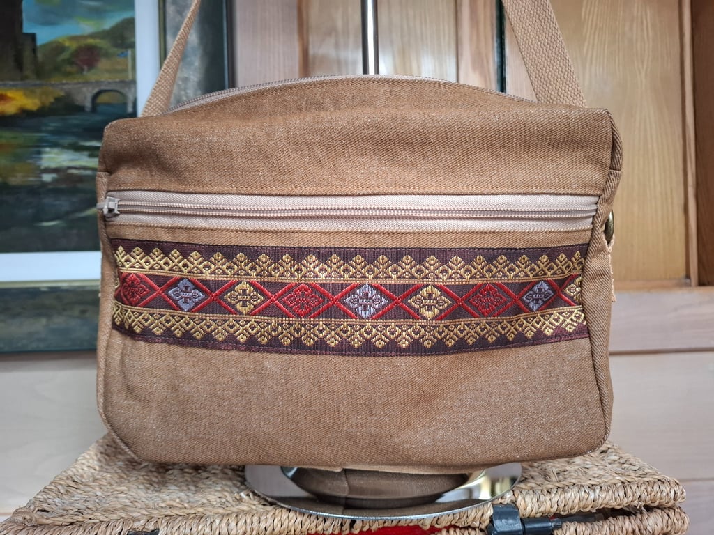 Sand and braid bag