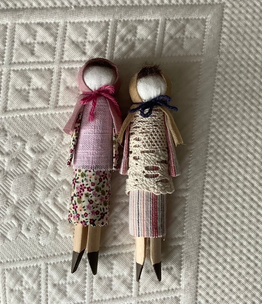 Vintage style peg dolls