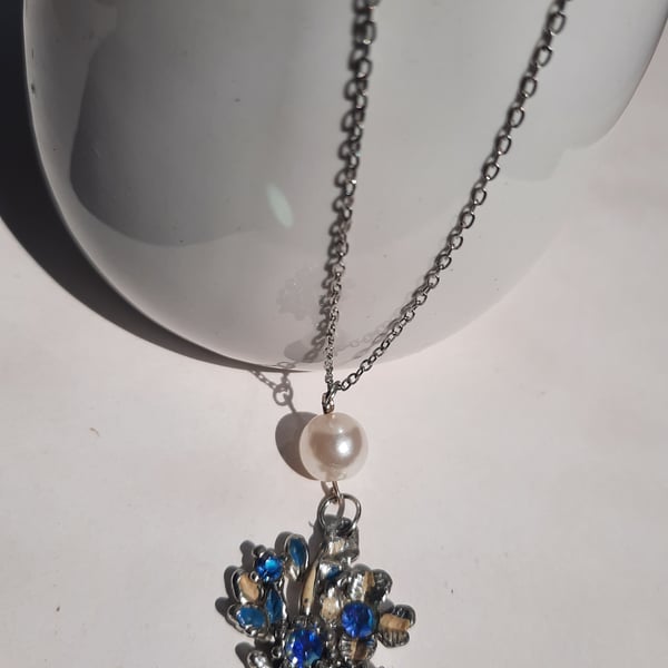Vintage-Style Fashion Imitation Pearl and Blue rhinestone Pendant Necklace 