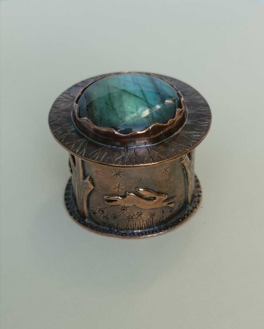Little Copper Hare Box with Labradorite Stone