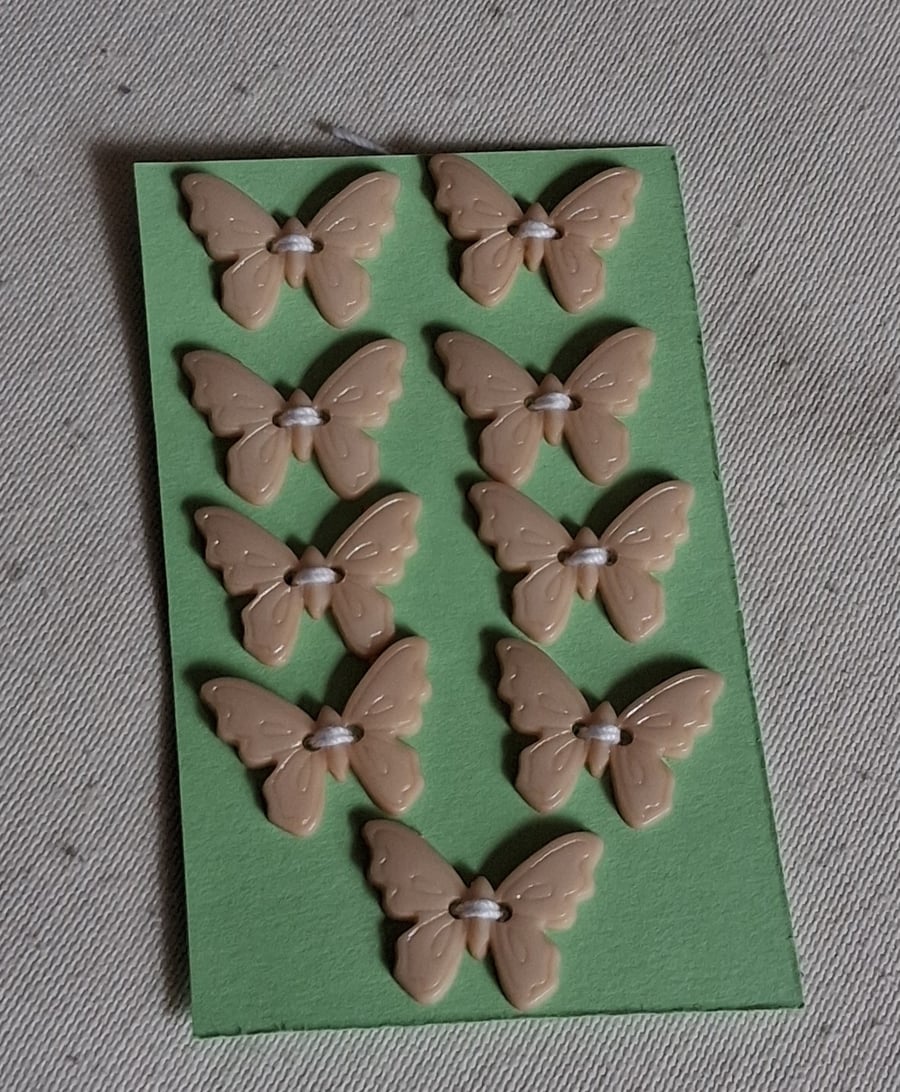  9 BEIGE BUTTERFLY BUTTONS