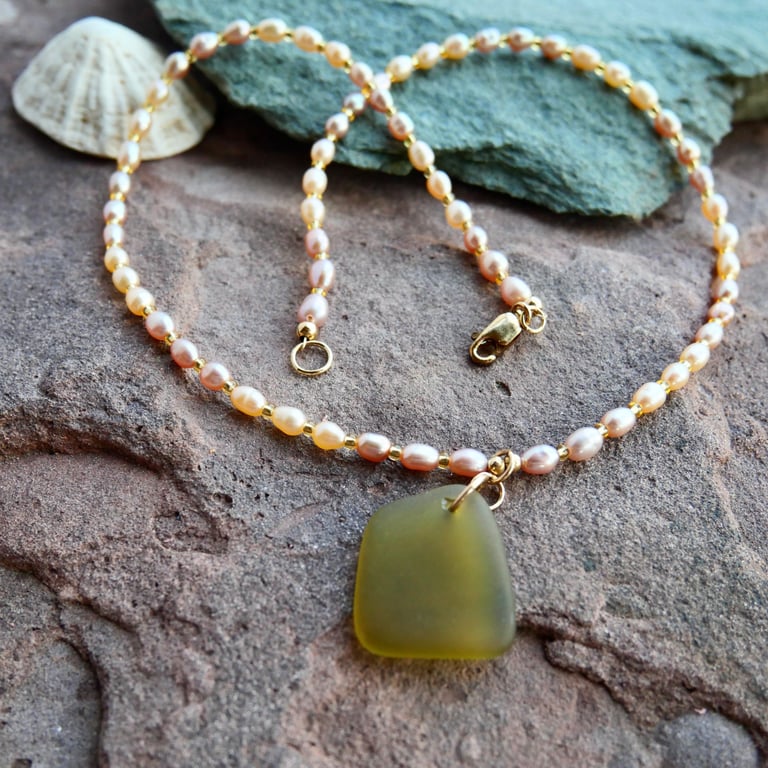 Oyster Pink and Peach Pearls with Green Sea Glass Charm - 14k Gold Filled Clasp