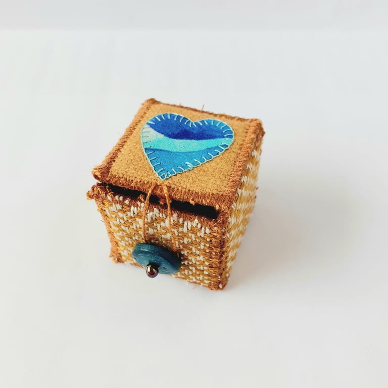 Teeny keepsake fabric box, ring box