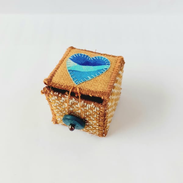 Teeny keepsake fabric box, ring box