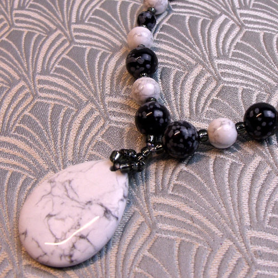 White Howlite Necklace, White Jewellery, White Pendant Necklace spsa13