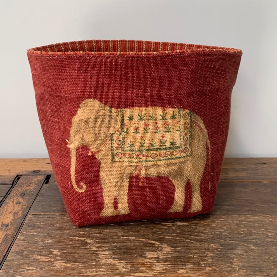 Elephant storage basket
