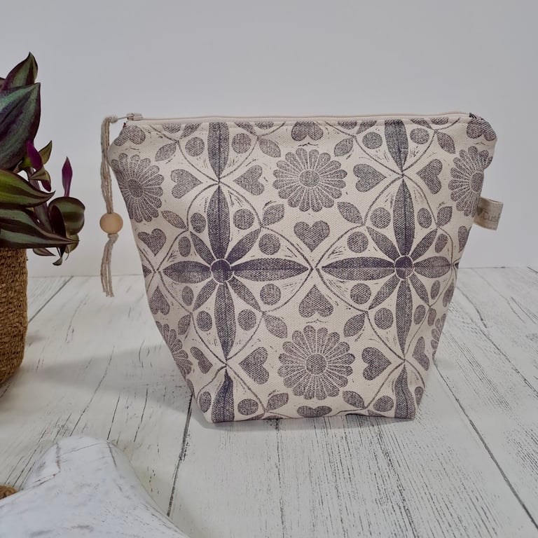 Hand Printed Linen Wash Bag, Toiletry Bag, Accessory Bag - Lavender Grey