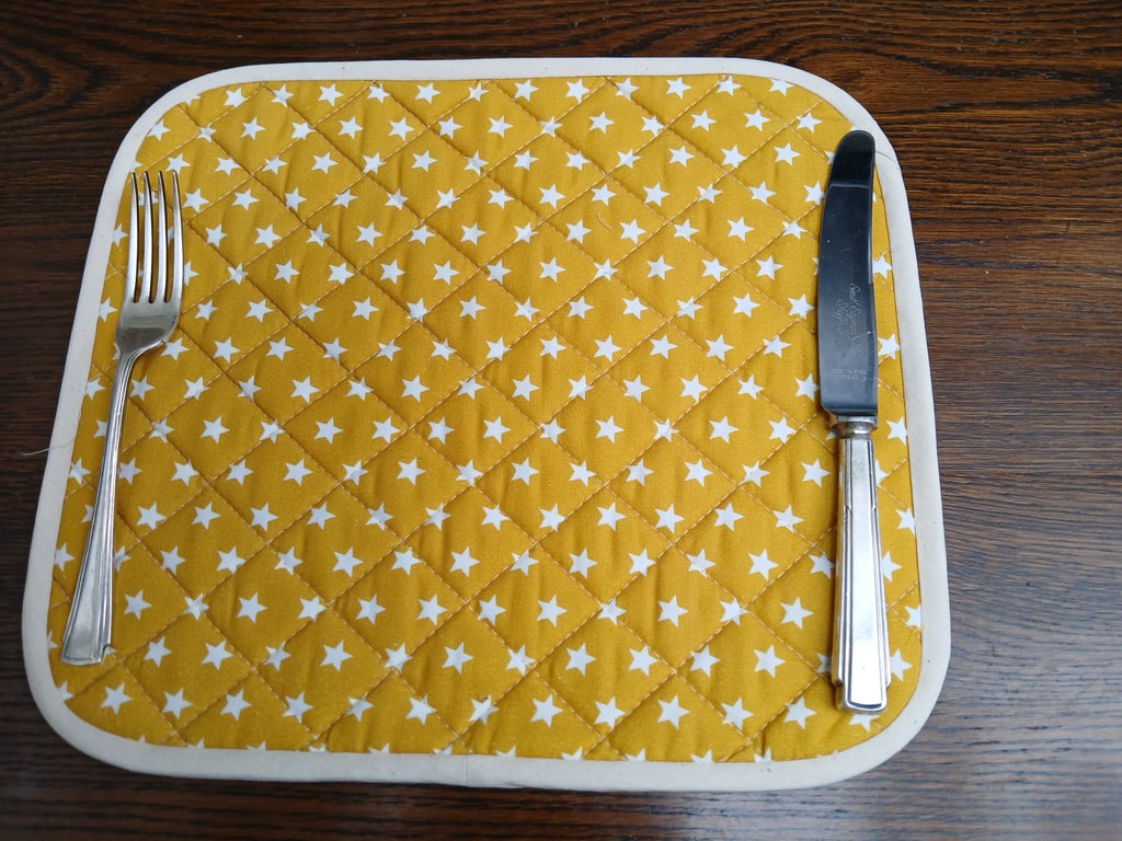 Placemat, Quilted Heat Resistant made in 100% Cotton Fabric, gold with stars