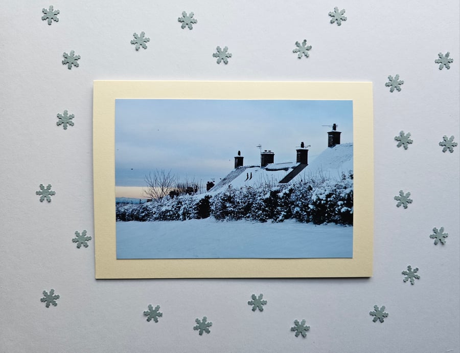 Winter Scene, Snowy Roofs Large Photo Card Size 7" x 5" (18cm x 12.5cm)