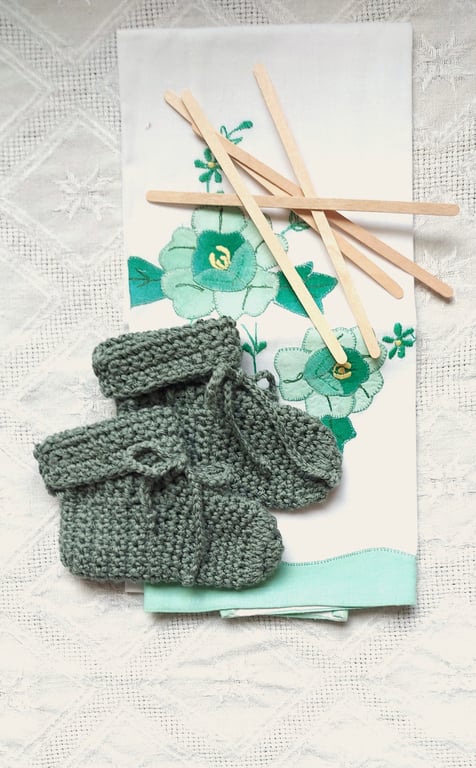 Bamboo Baby Booties, sage green, new baby gift, 0-6 months