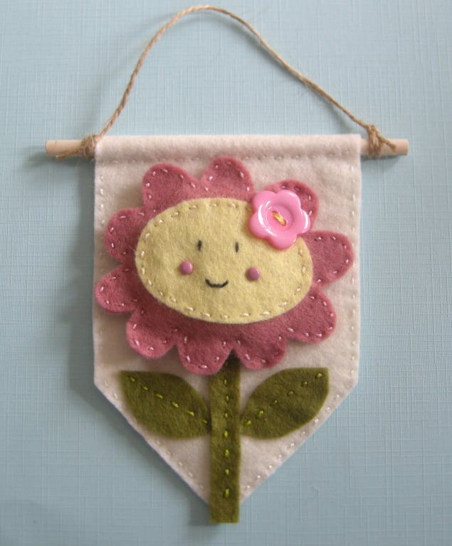 Craft kit, sewing kit, Flower banner, flower decoration, felt decoration, 