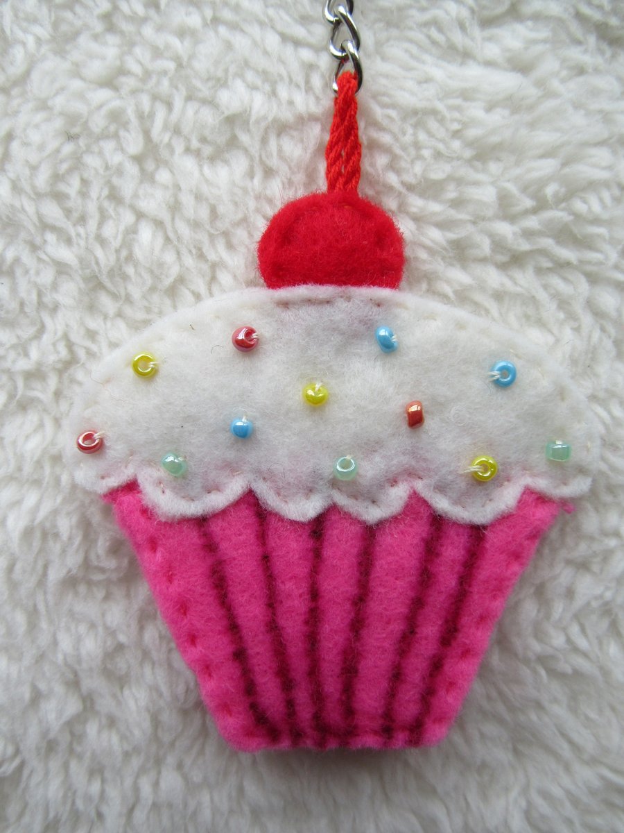 Pink cupcake keyring, felt keyring, cake lovers gift, bakers gift