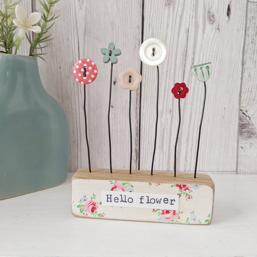 Button and Clay Flower Garden in a Floral Block 'Hello Flower'