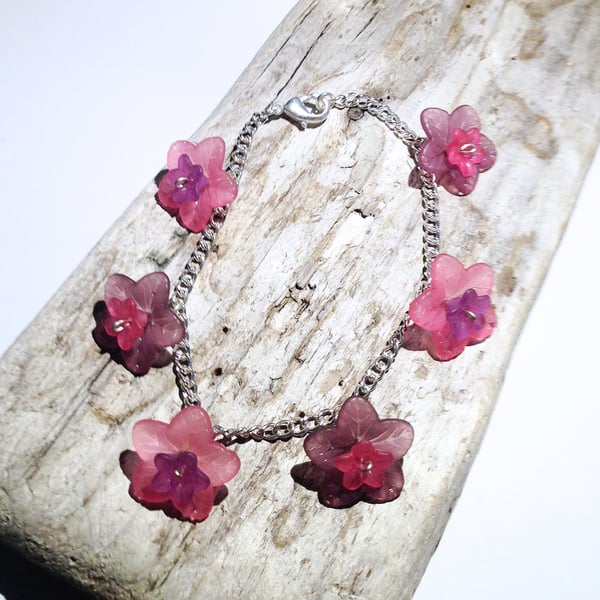 Pretty Pink and Purple  Flower Bracelet - UK Free Post