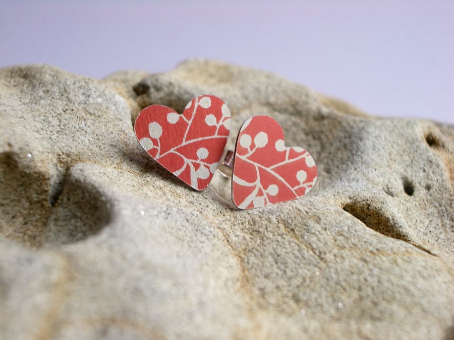 Autumn berry print heart studs