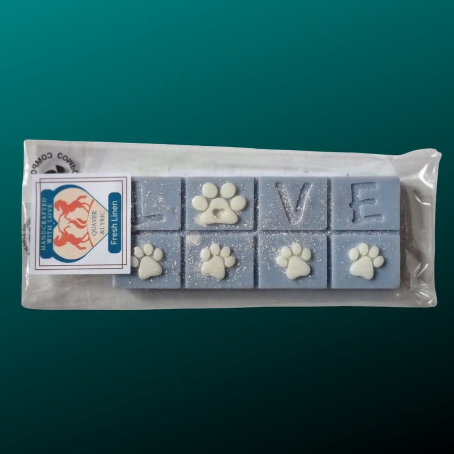 Scented Soy Wax Melt Bars Two Tone Love Paws Design Fresh Linen 55g