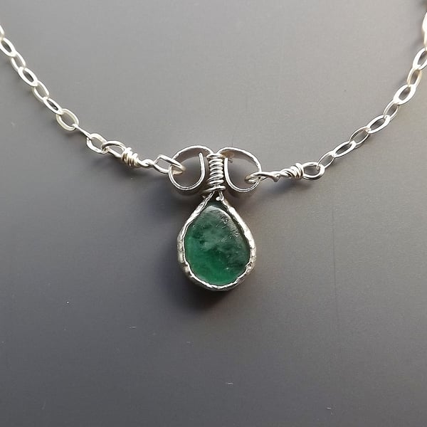 Untreated Emerald gemstone pendant crystal necklace jewellery sterling silver