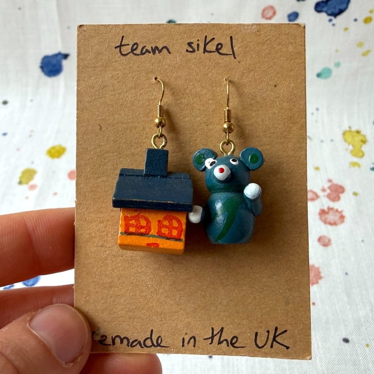 House and Mouse Naive Christmas Earrings - Old Stock - Super Seconds
