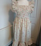 Traditional country cottage style cross back apron 