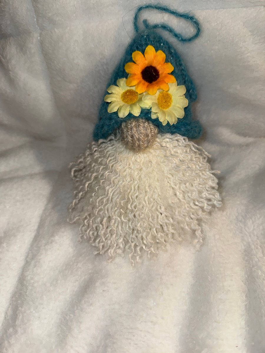 Knitted gnomes 