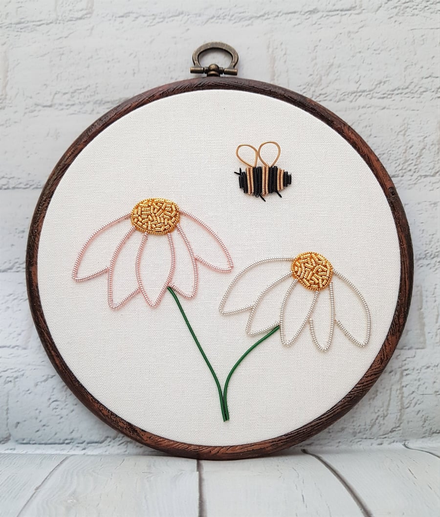 Goldwork Daisy Embroidery Hoop, Goldwork Bee Wall Art, Hand Embroidery Gift, Met