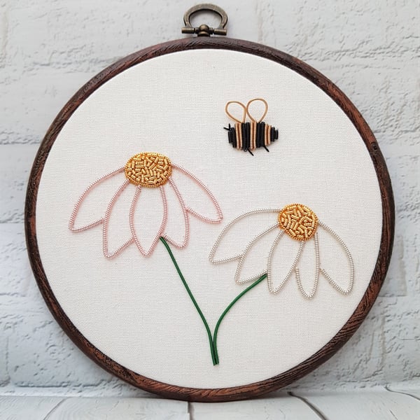 Goldwork Daisy Embroidery Hoop, Goldwork Bee Wall Art, Hand Embroidery Gift, Met