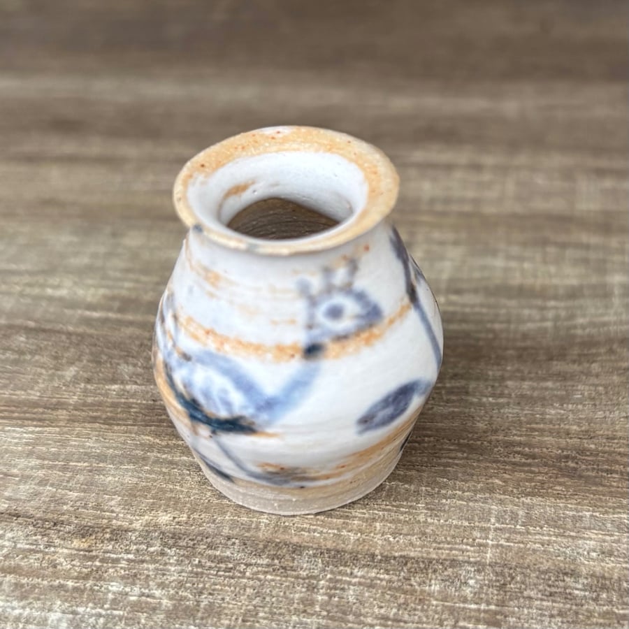 Teeny tiny vase