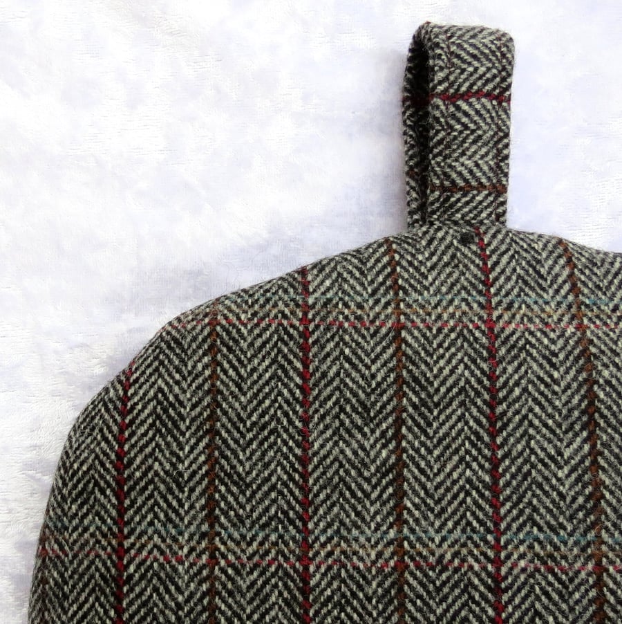 Coffee Cosy. Cafetiere cover.  Size small, to fit a 2 cup cafetiere. Wool cosy.