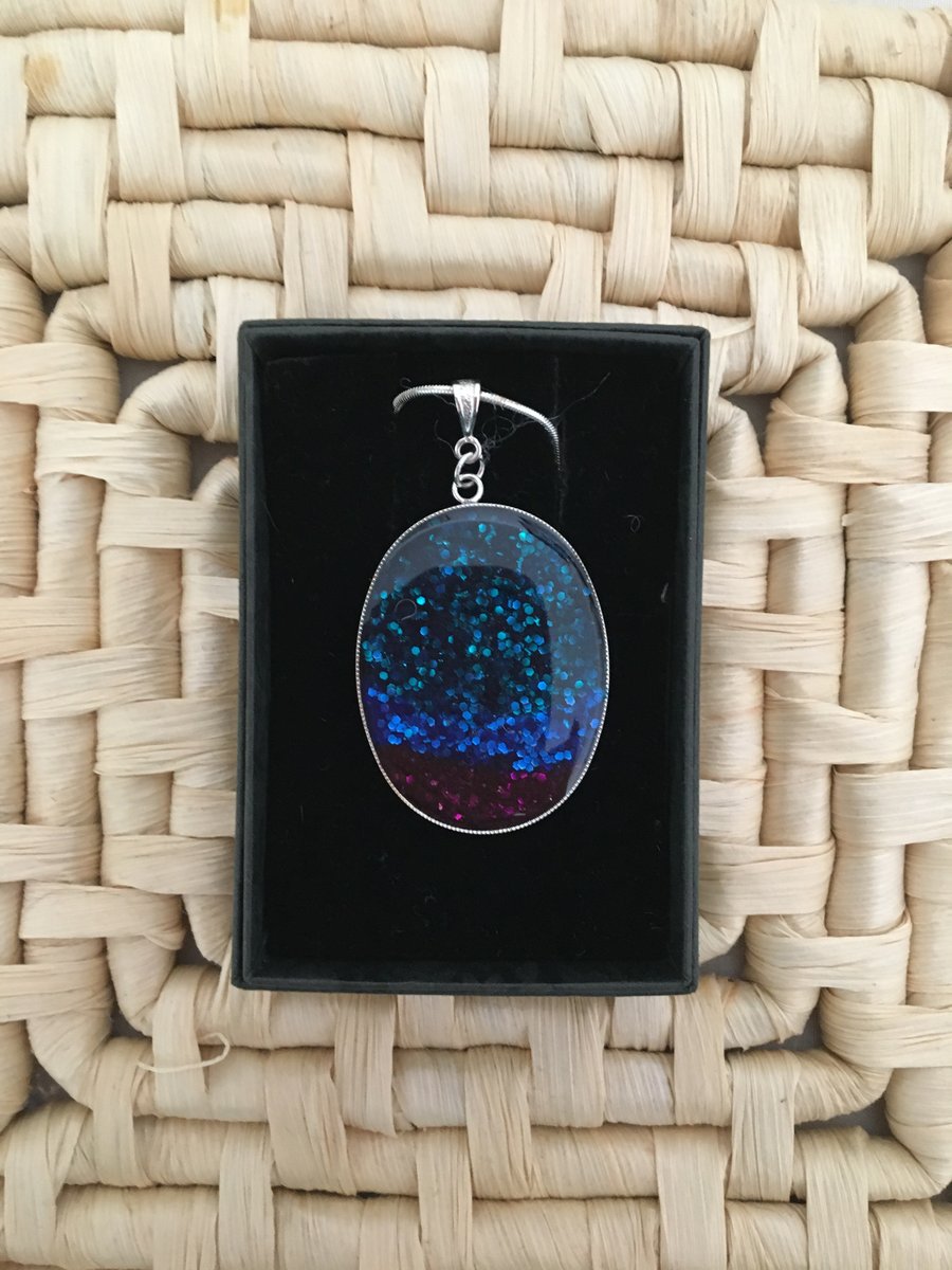 Beautiful Tri-Colour Oval Pendant