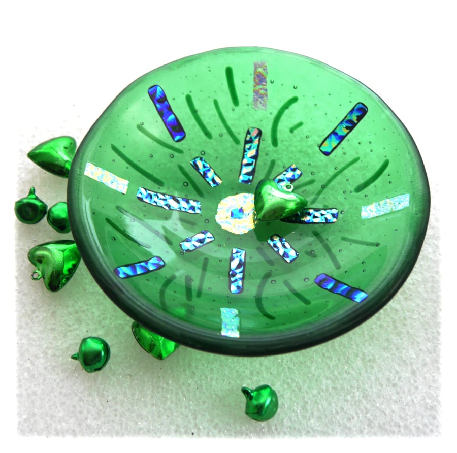 Fused Glass Bowl Round 12.5cm Green Dichroic 051