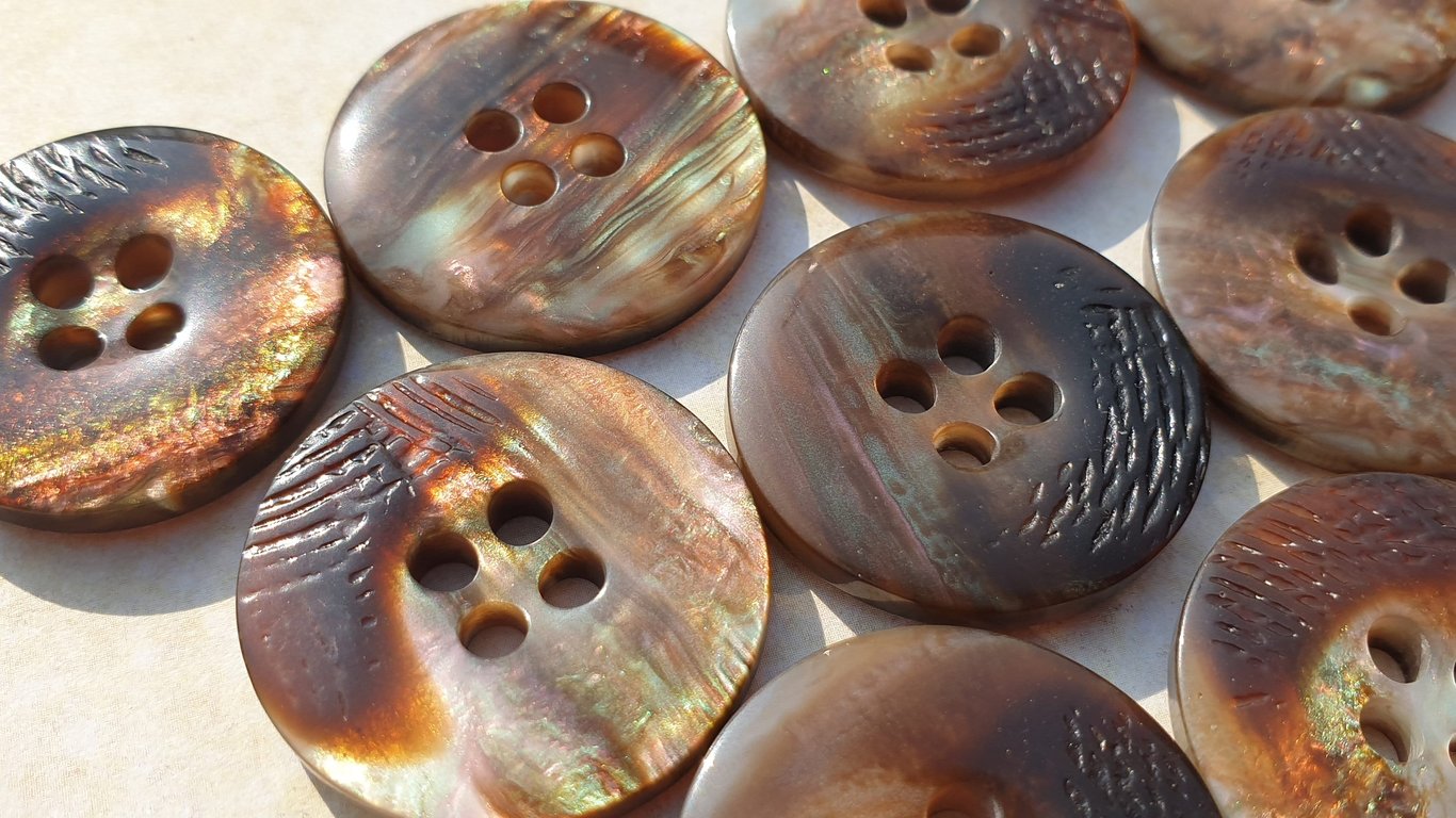 1" 25mm 40L Polyester Horn Buttons BROWN Mix x 5 Buttons