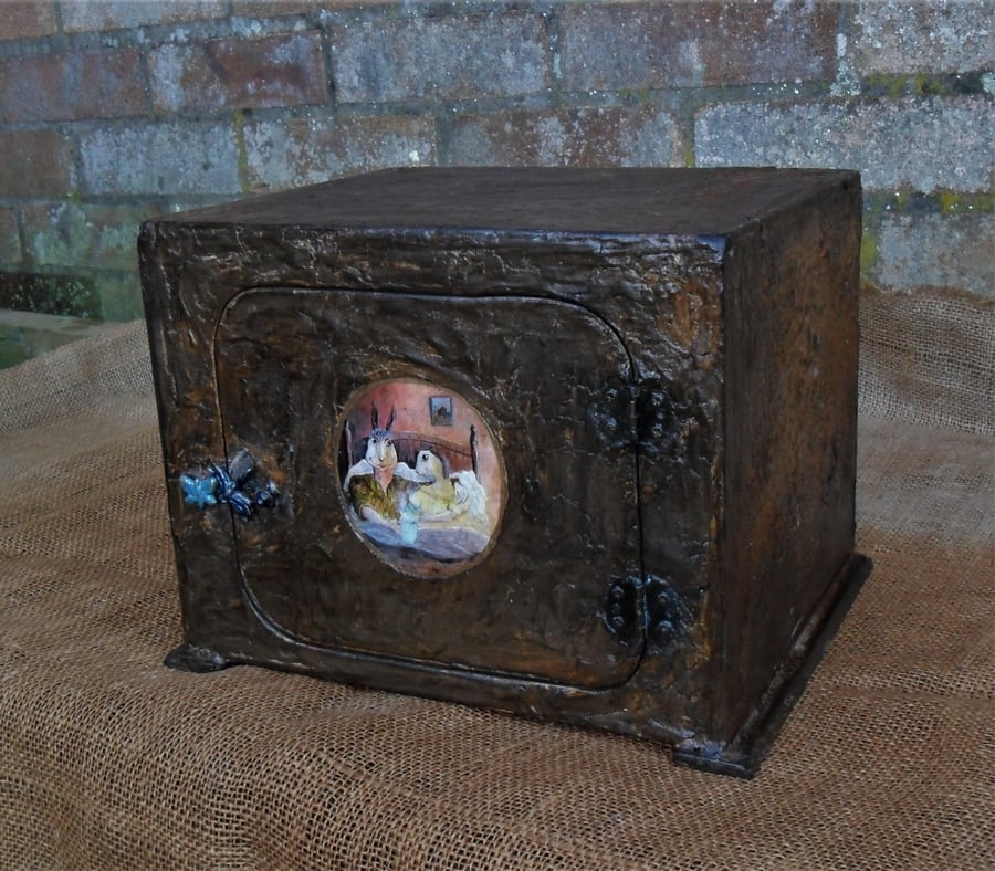 Rustic Rabbit Room Box.