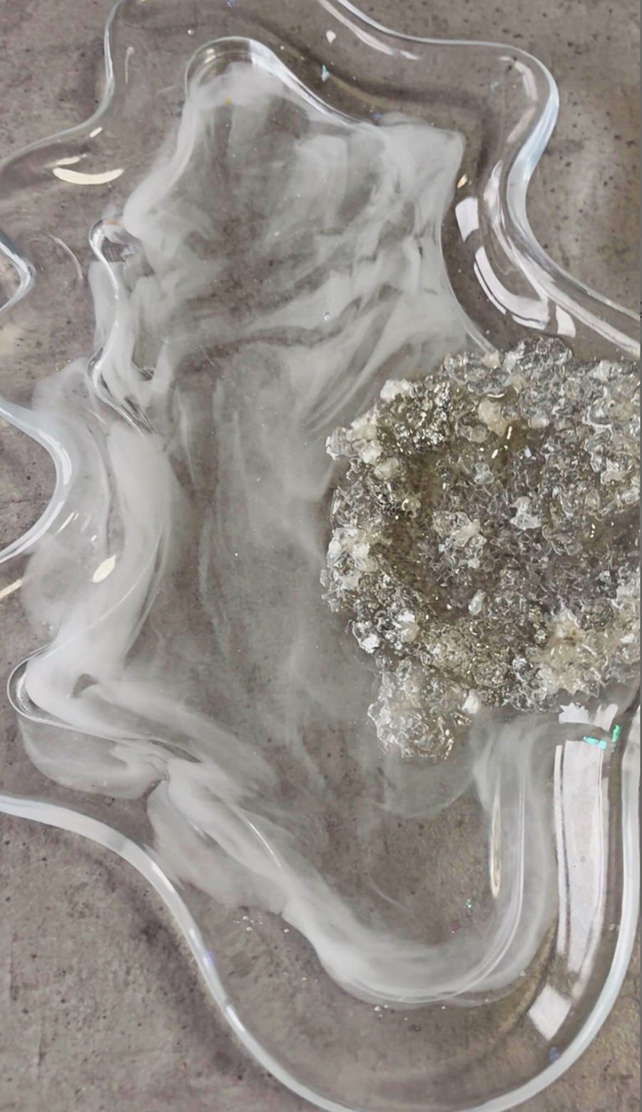 Handcrafted Crystal Vein Resin Bowl