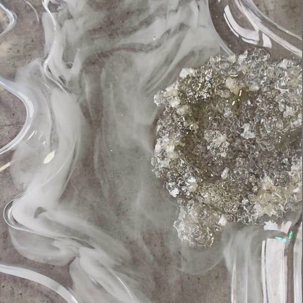 Handcrafted Crystal Vein Resin Bowl