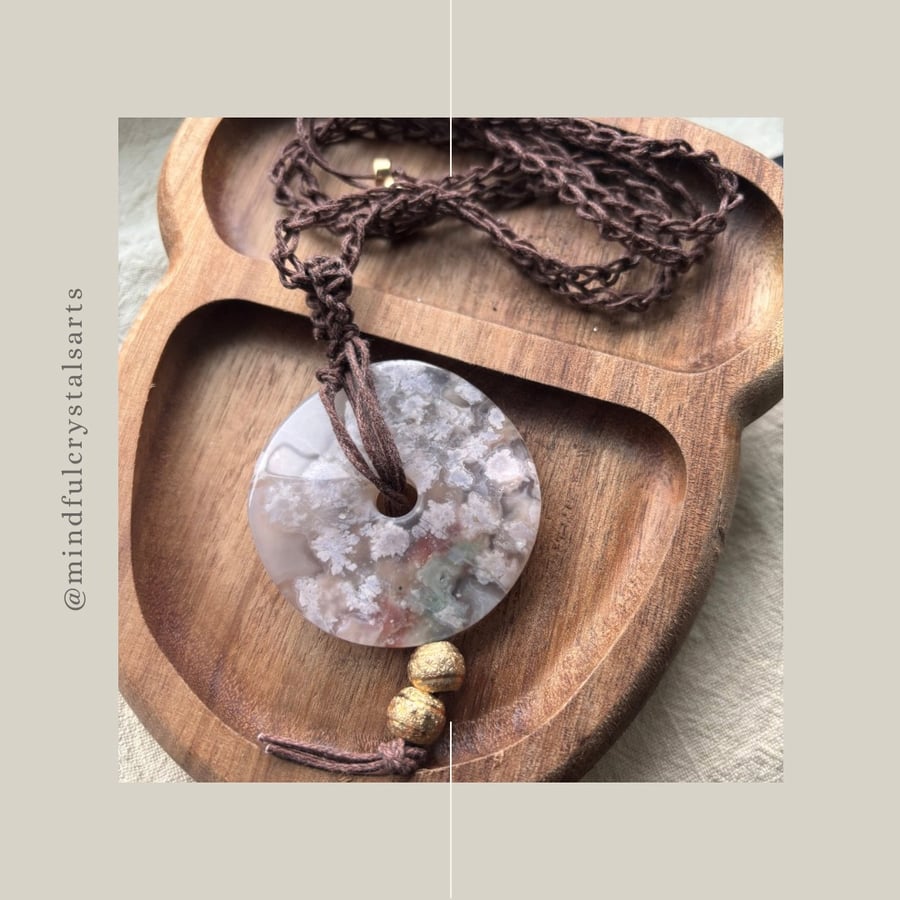 Flower Agate Jumper Necklace