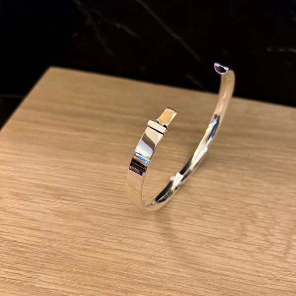 "Momenta" - Handmade Sterling Silver Hinged Bangle - Made to any size - 6x4mm 