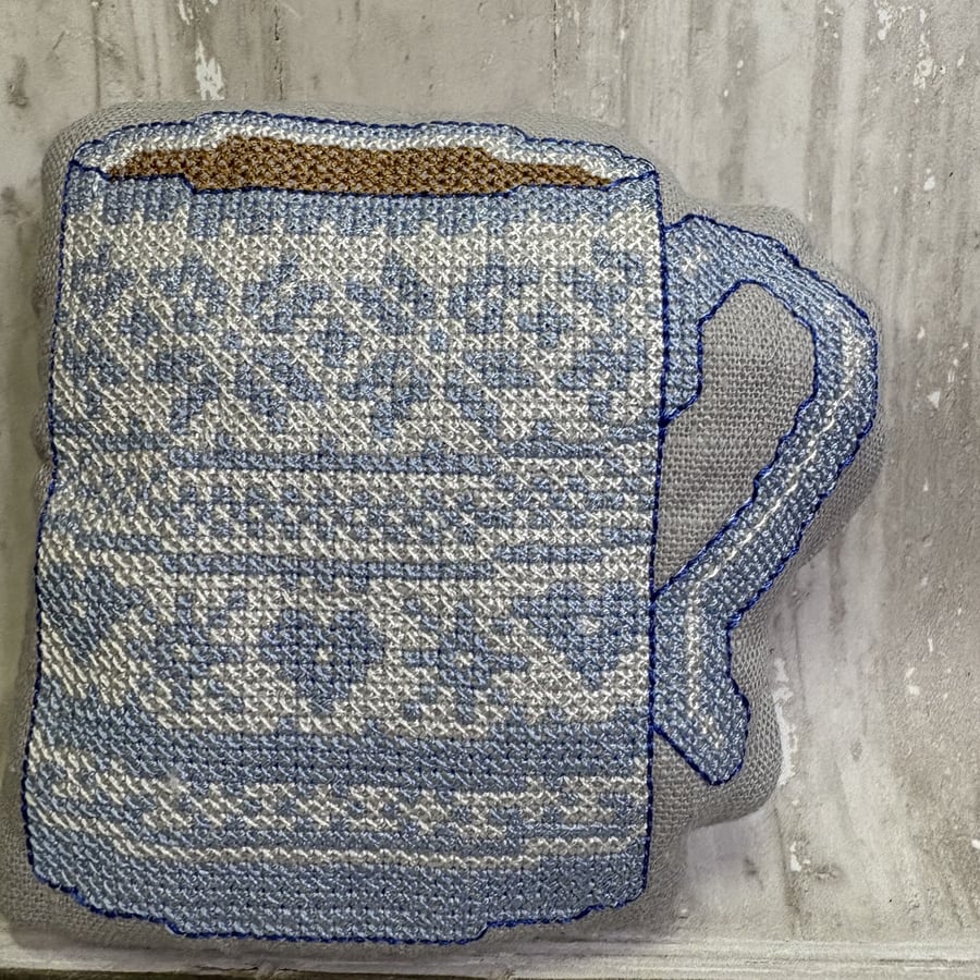 Winter Bowl Filler - Christmas Mug by Carolee Crafts SY 0028