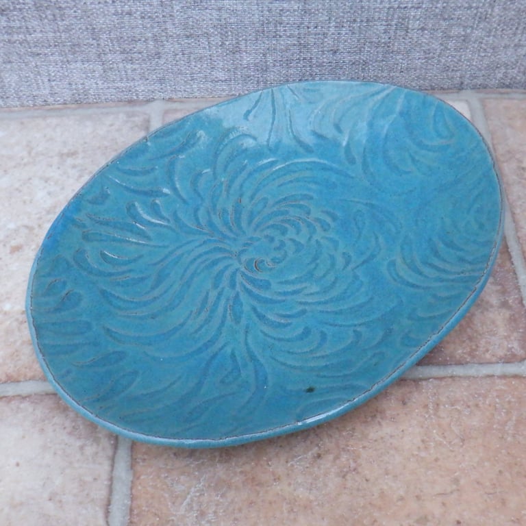 Serving dish platter tray plate in textured terracotta pottery ceramic 