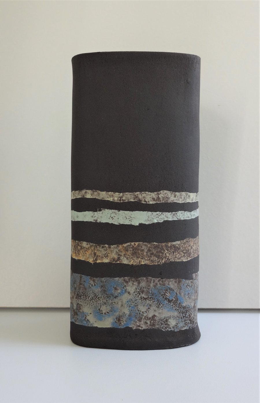 Ewen - black stoneware ceramic vase