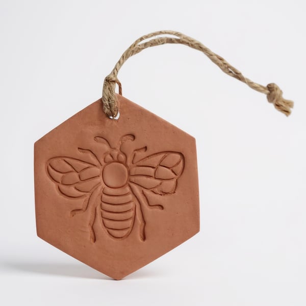 Bumblebee Terracotta Hanging Aromatherapy Diffuser