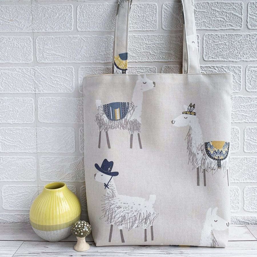 Llamas Tote Bag