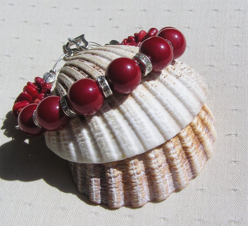 Natural Red Coral Gemstone Beaded Shell Bracelet "Hollyee"