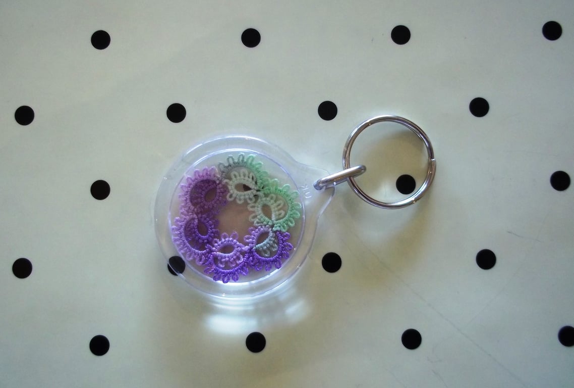  Green and Purple Tatted key-ring 