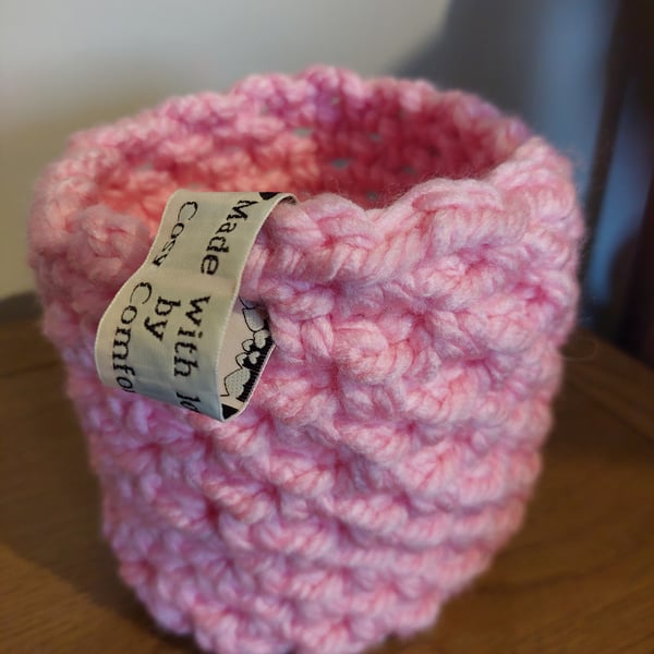 Baby pink soft storage crochet basket approx 7x6"