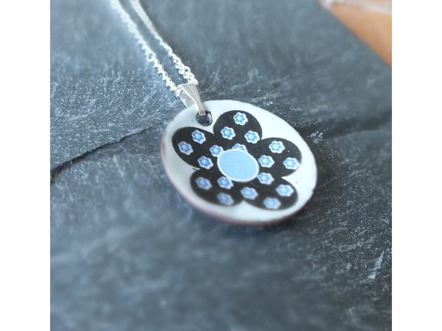 Black flower pendant