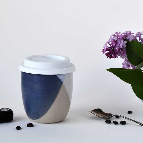 Ceramic travel mug glazed in blue and white - handmade stoneware pottery