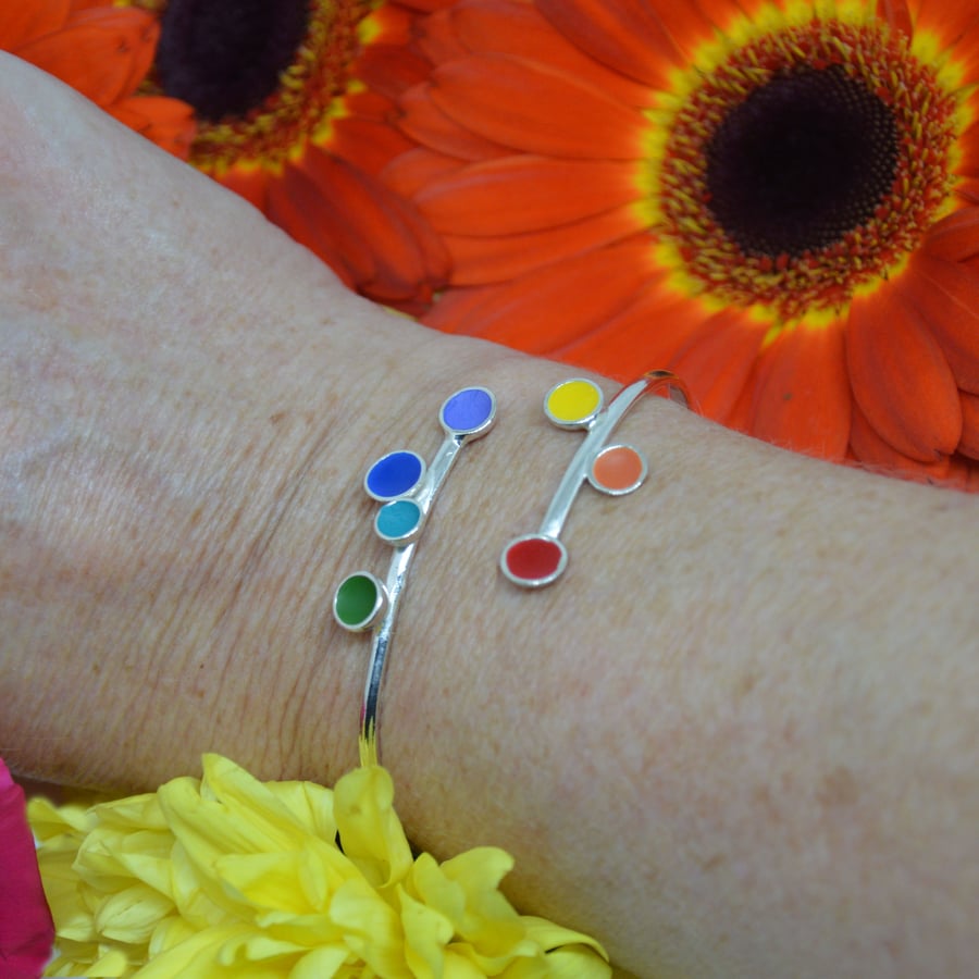 Sterling silver and rainbow coloured adjustable bangle