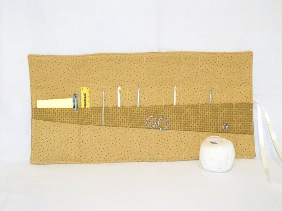 quilted crochet hook storage roll, beige