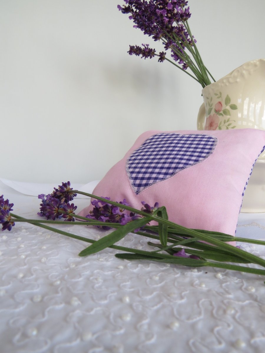 Square lavender bag for linen 