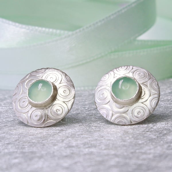 Satin silver ear studs, Aqua Chalcedony stone with embossed circle pattern, sml.